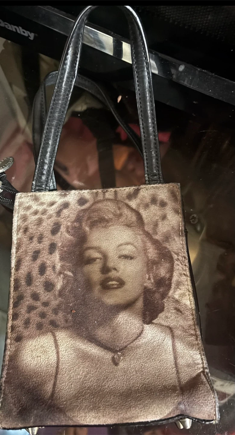 Marilyn Monroe mini purse - photo 4