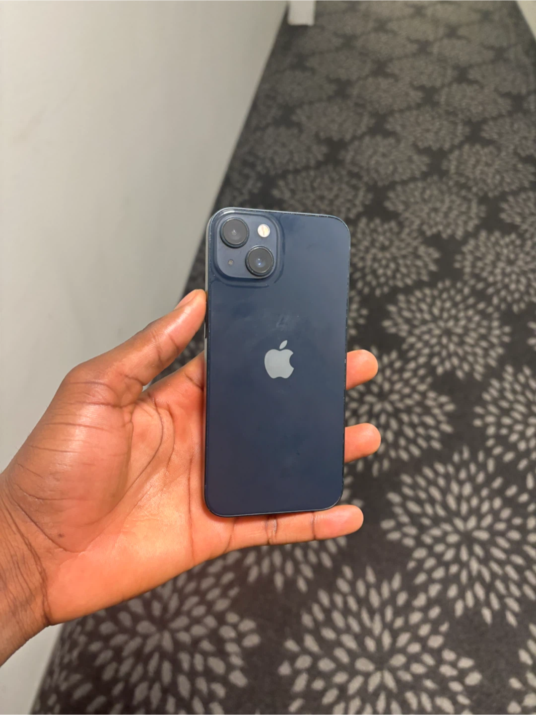 iPhone 13 - photo 3