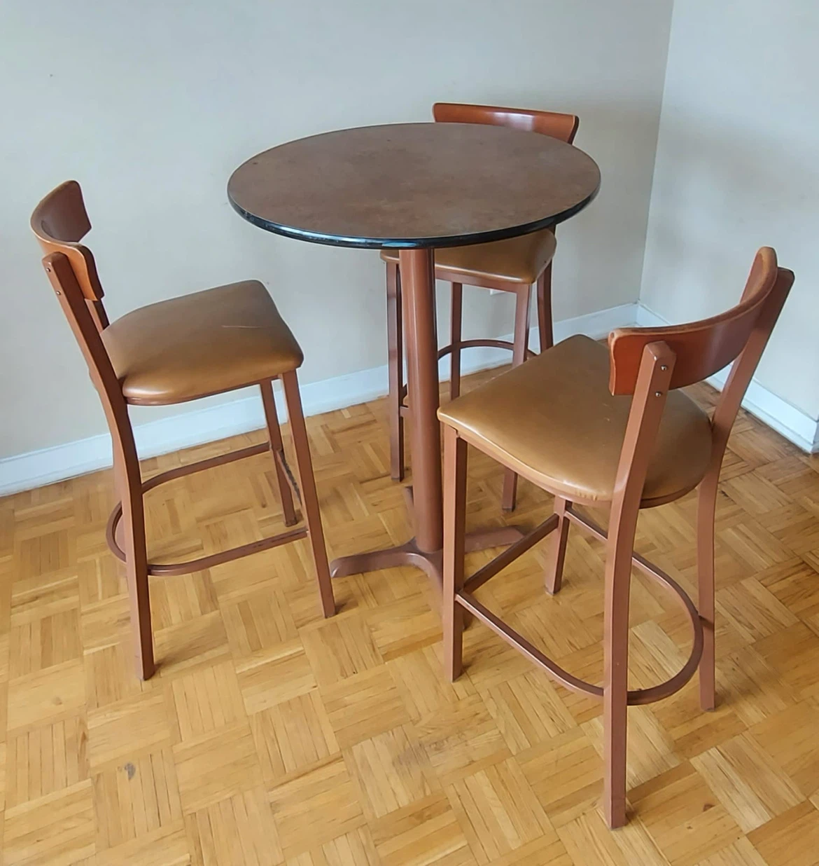 High table and high chair