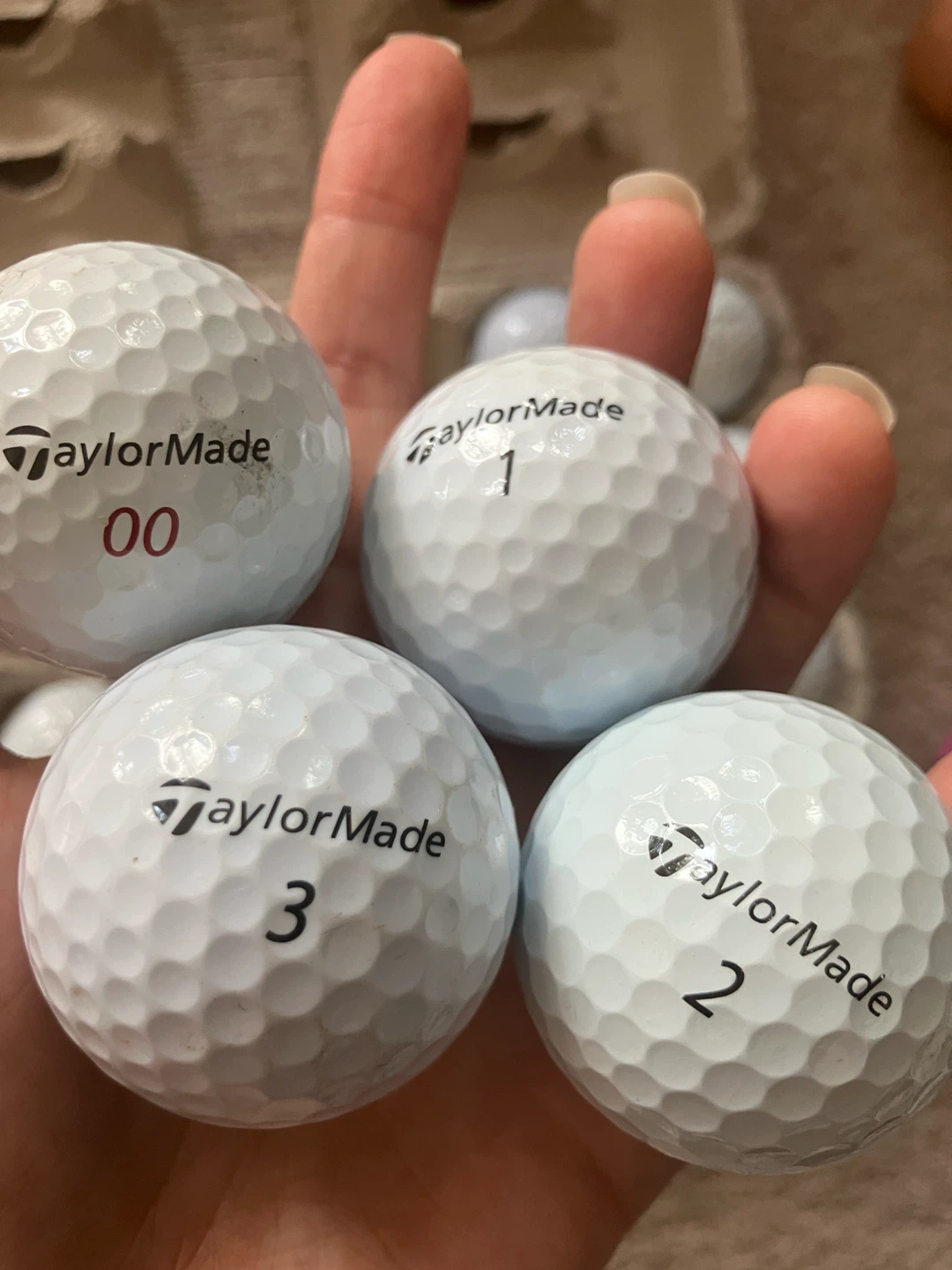 Golf Balls - TaylorMade  🏌️‍♂️ (Mixed Numbers) 18 Balls