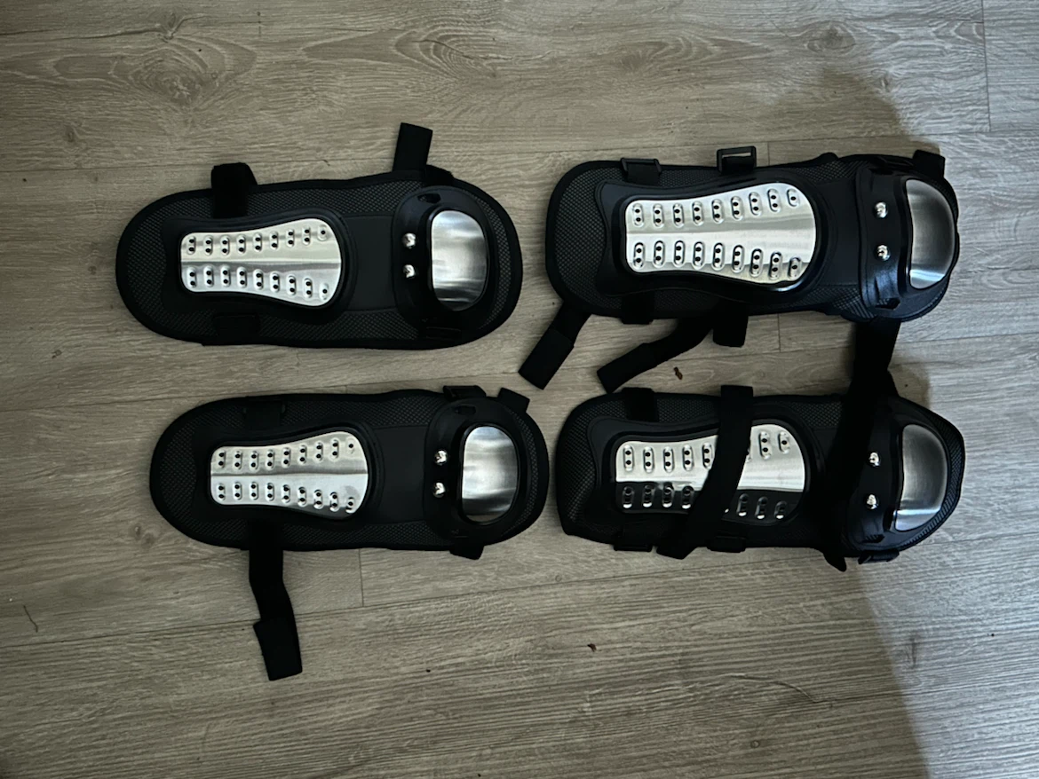 Black Bike Helmet and Protective Gear Set - photo 2