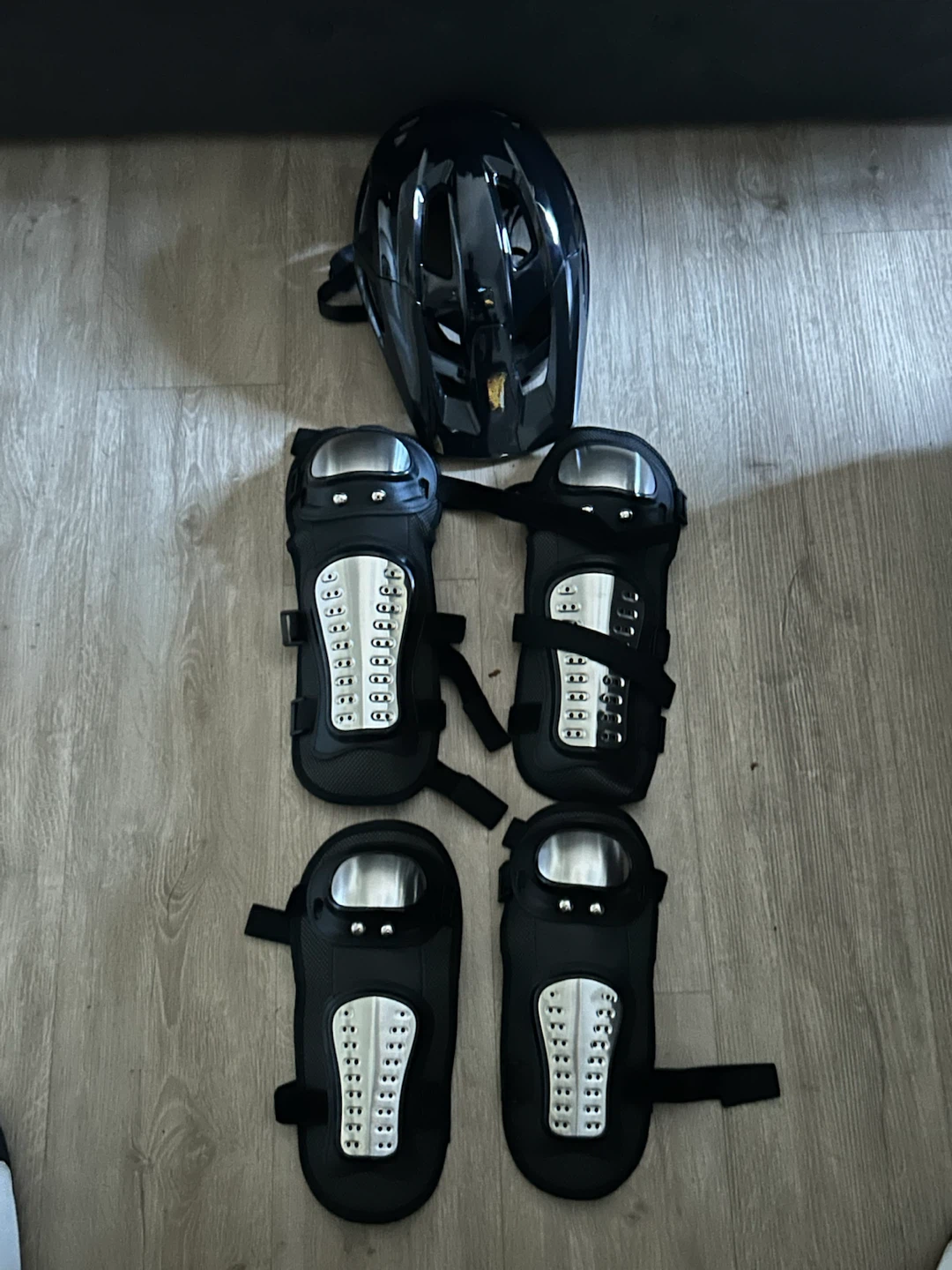 Black Bike Helmet and Protective Gear Set - photo 4