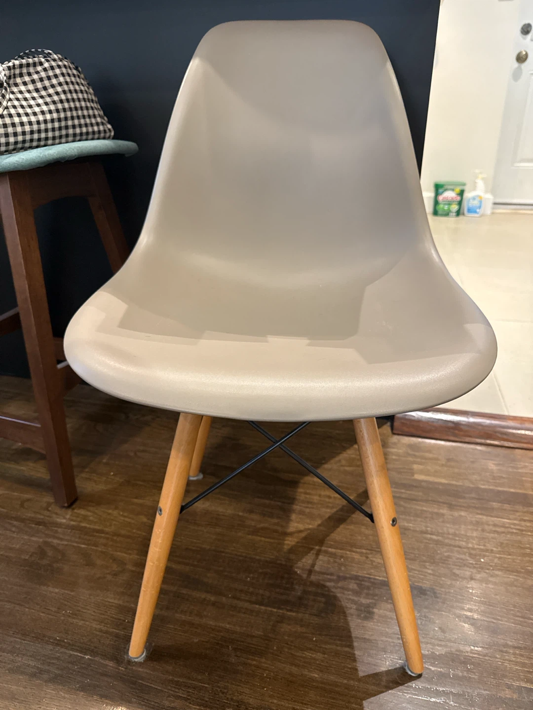 2 Modern Accent Chair with Wooden Legs - photo 4