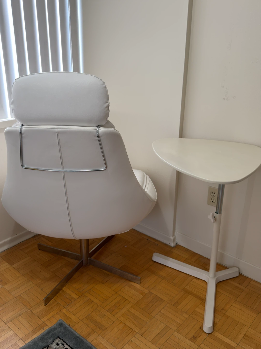 White Premium Leather chair - Free Table - photo 3