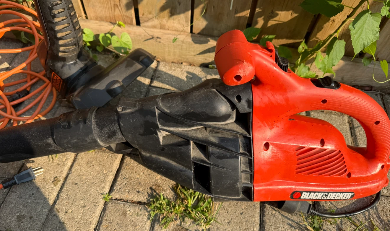Black & Decker Electric Trimmer & blower with Extension Cord - photo 2