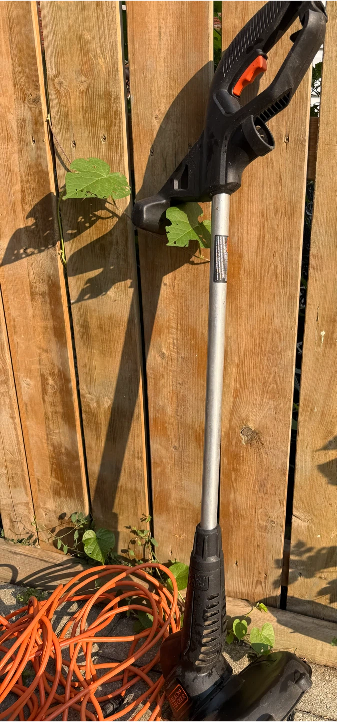 Black & Decker Electric Trimmer & blower with Extension Cord - photo 3