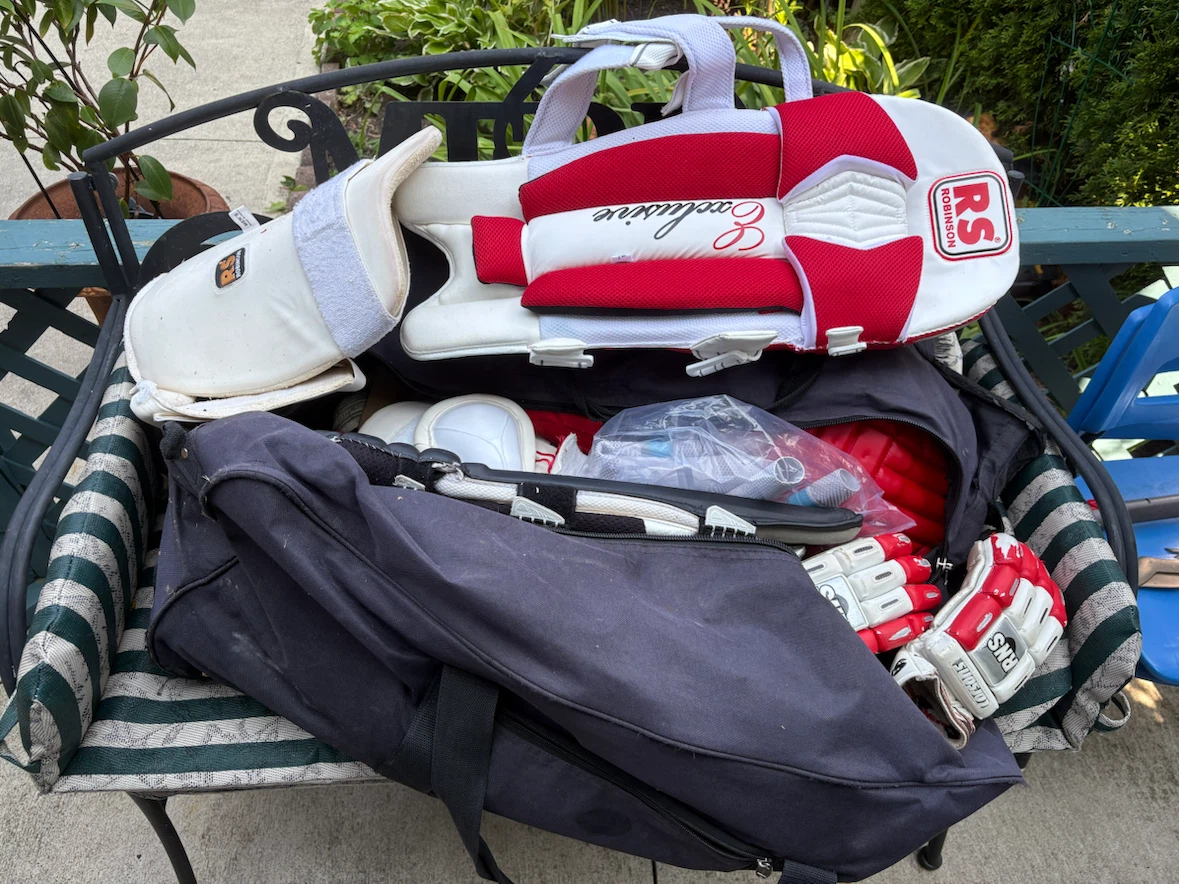 RS Robinson Exclusive Cricket Pads & Gloves Set