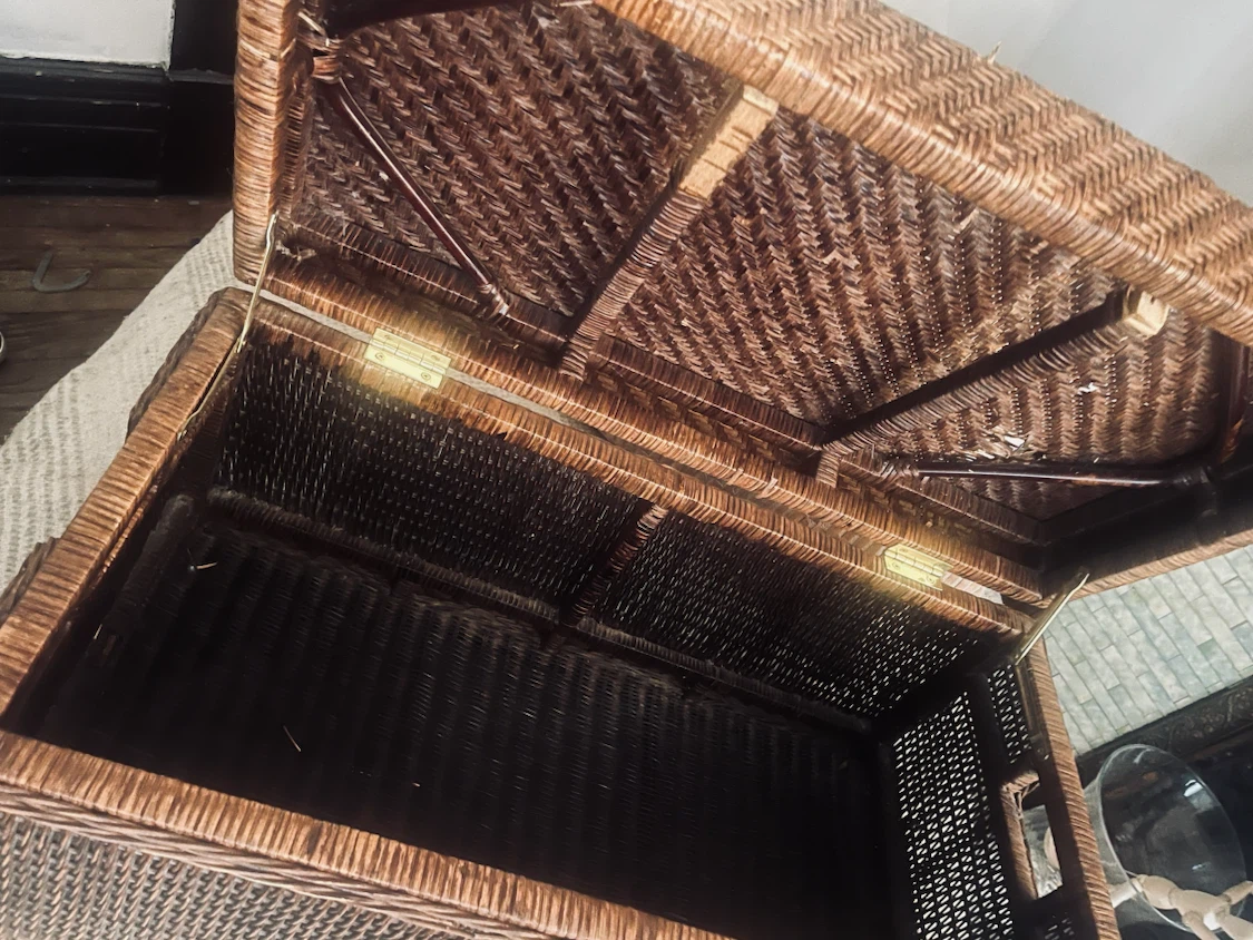 Wicker Storage Chest Trunk with hole - photo 2