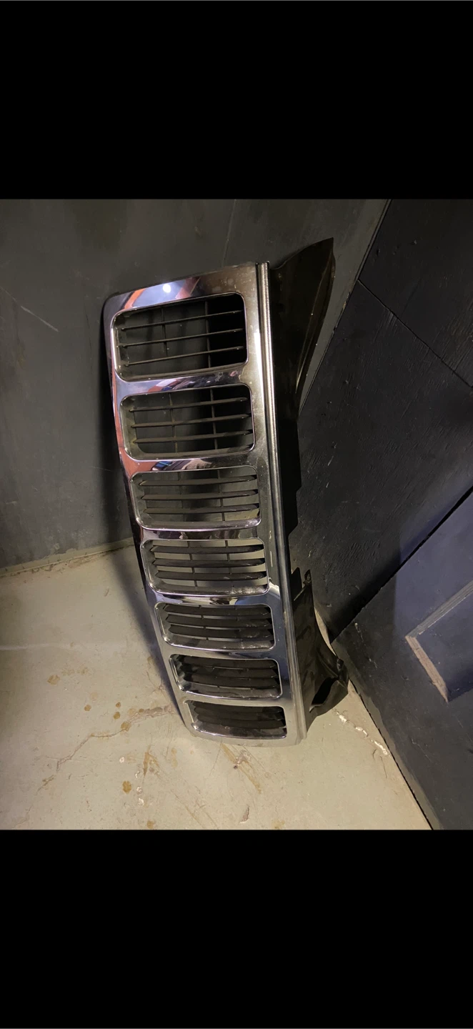 2006 jeep grand Cherokee grille