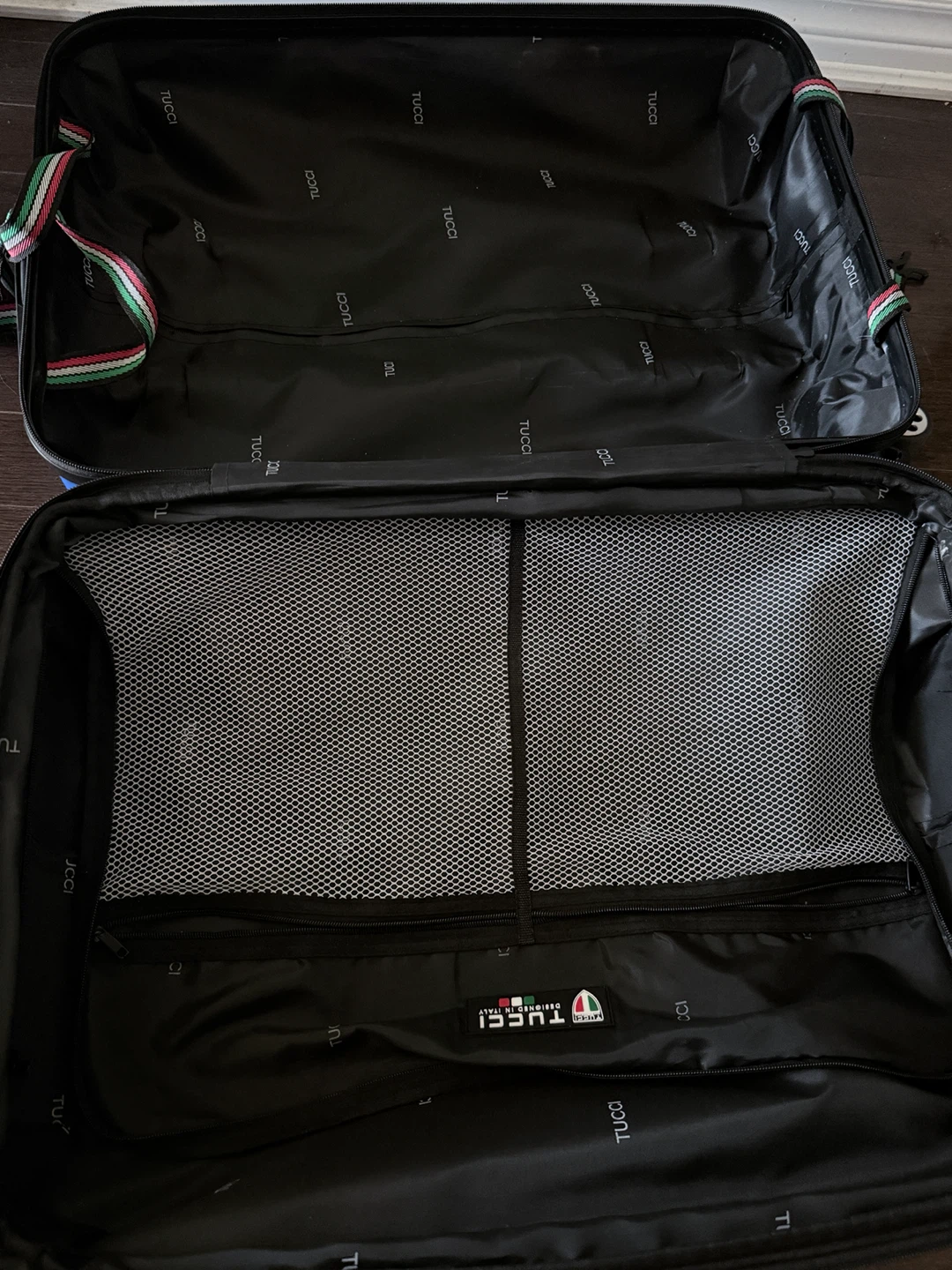 Medium size suitcase - photo 3