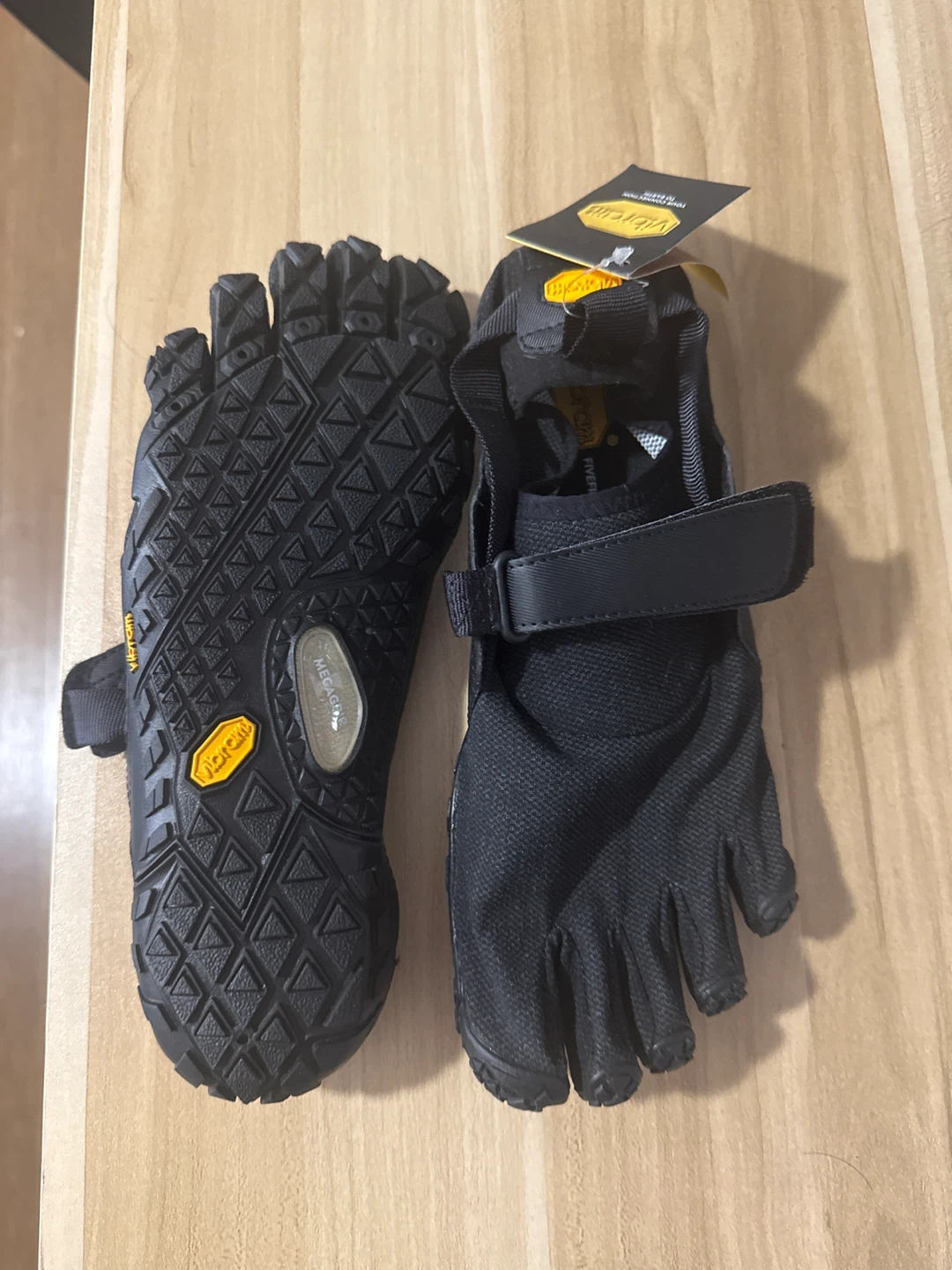 Vibram 5 Fingers shoes Mega grip - photo 2