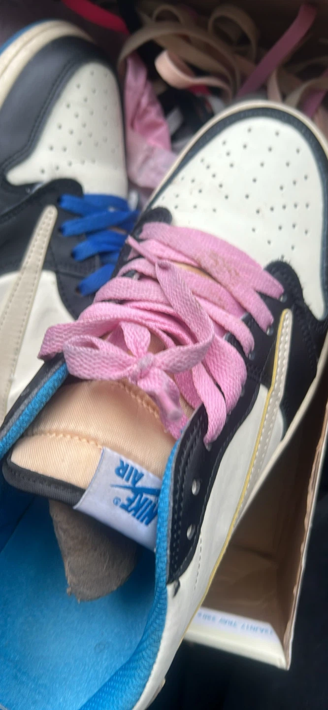 Travis Scott x Fragment x Air Jordan 1 Low OG - photo 2