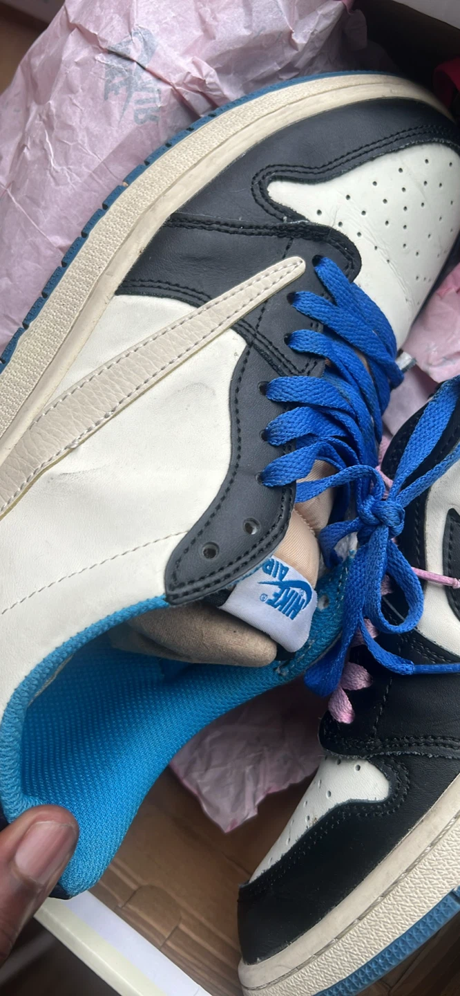 Travis Scott x Fragment x Air Jordan 1 Low OG - photo 4