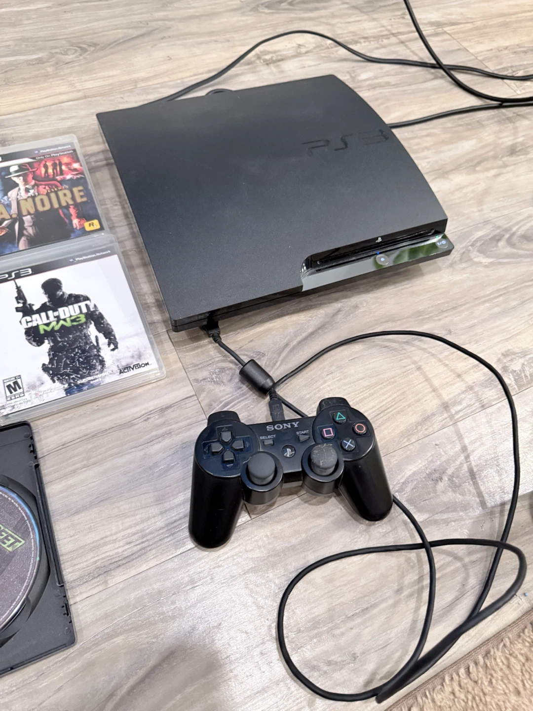 Sony PlayStation 3 (PS3) Console with Games and Controller - photo 2