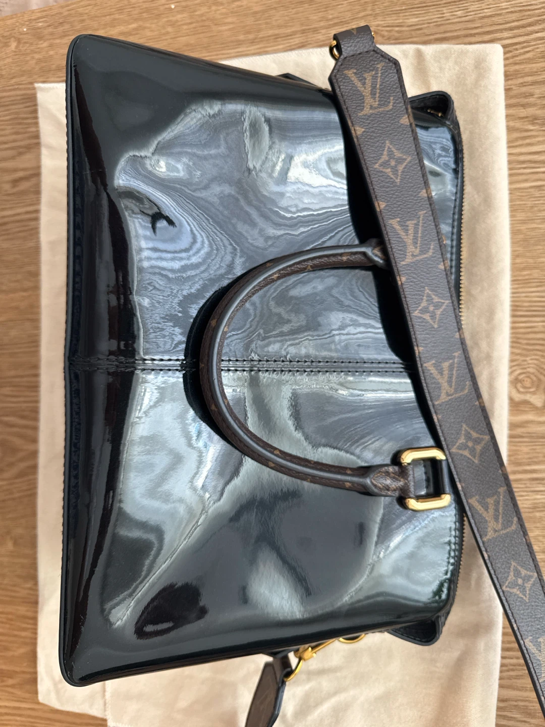 Louis Vuitton Black Patent Leather Handbag - photo 2