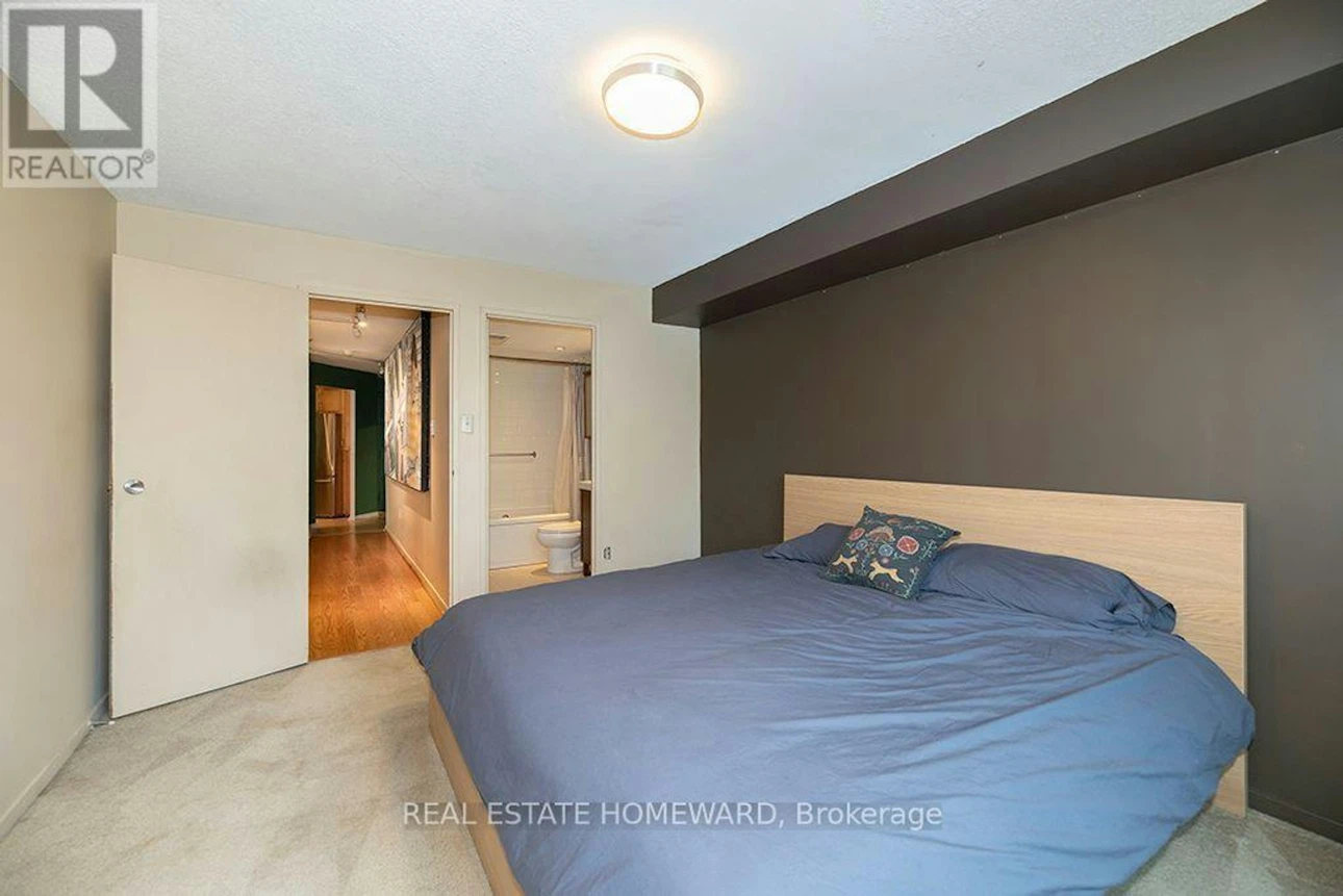 king size bed - photo 2