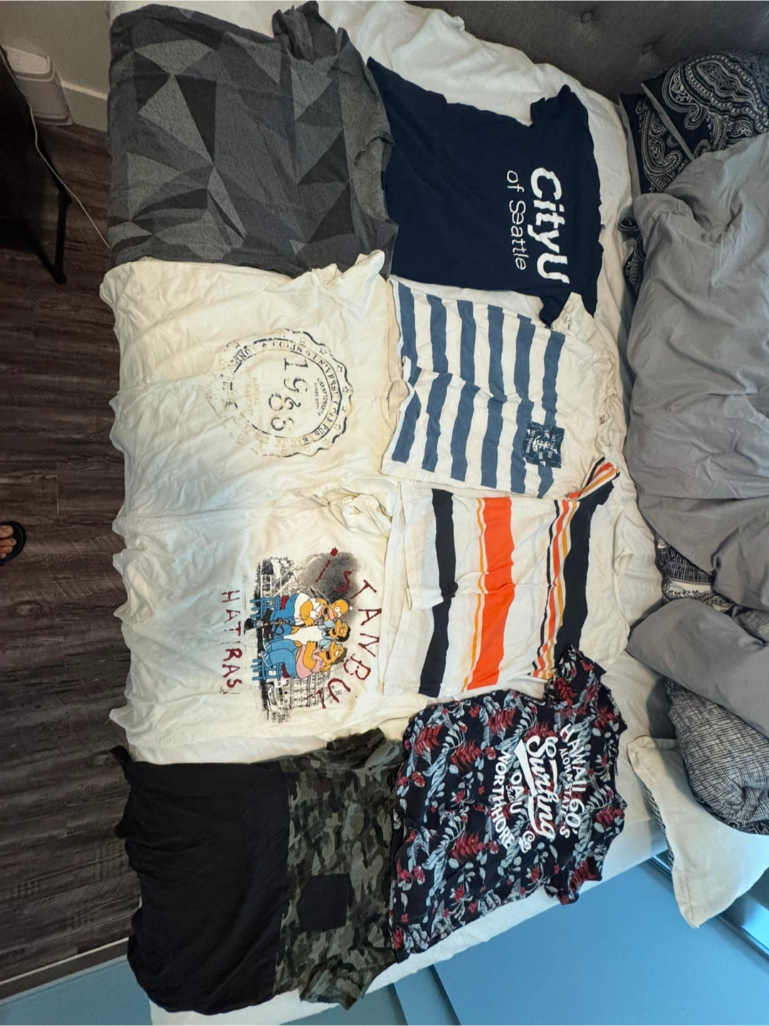 Bundle of Men's T-shirts and Shorts - photo 2