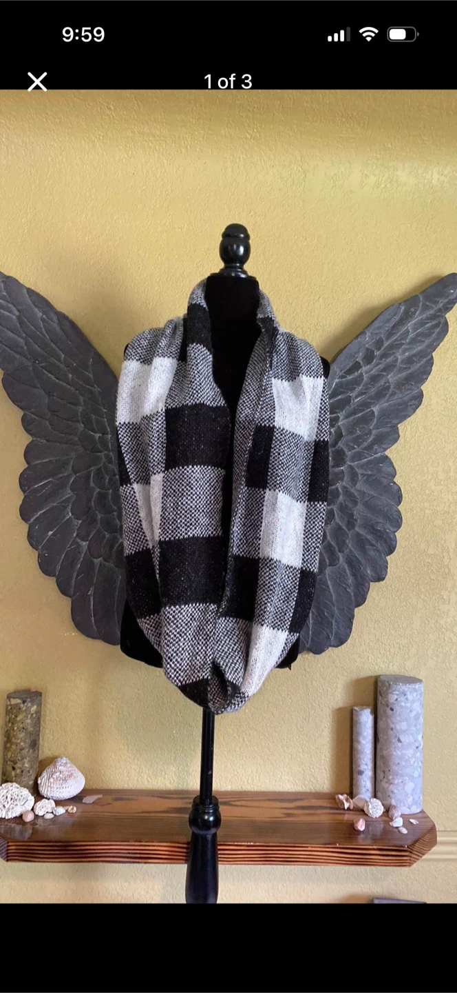 Soft Plaid Knit Scarf