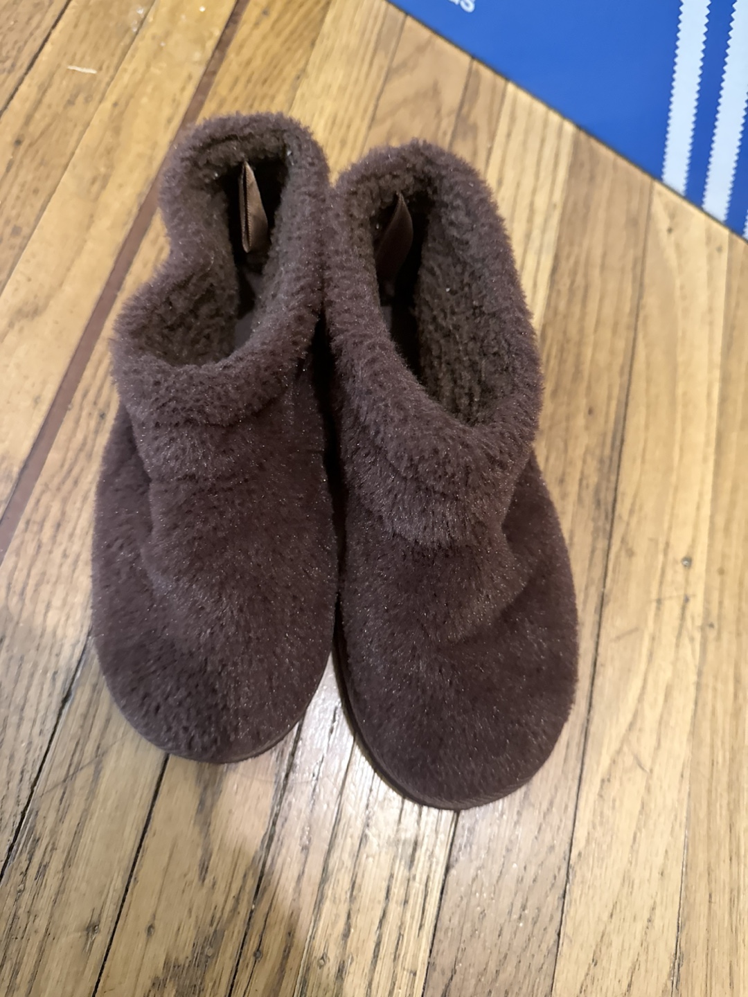 Girl Gap  Brown Fleece Slippers - Size 7/8 - photo 2