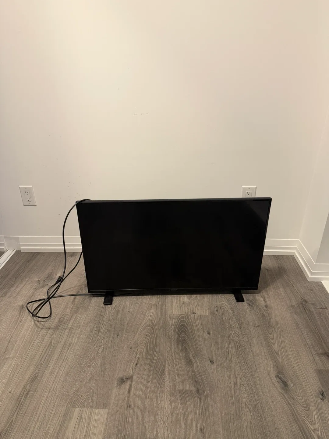 Insignia 39” TV