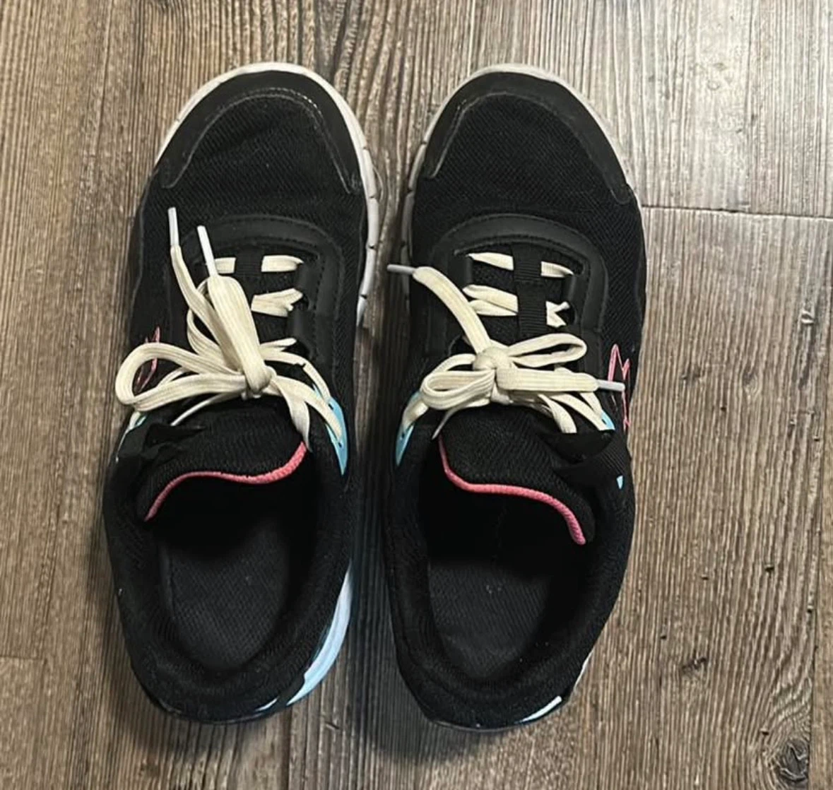 Shoes, Stuffy, weighing scale, mirror, hot water bag