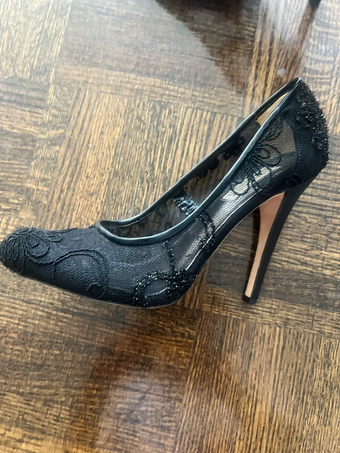 Badgley Mischka Black Lace Heels - Size 8M - photo 2
