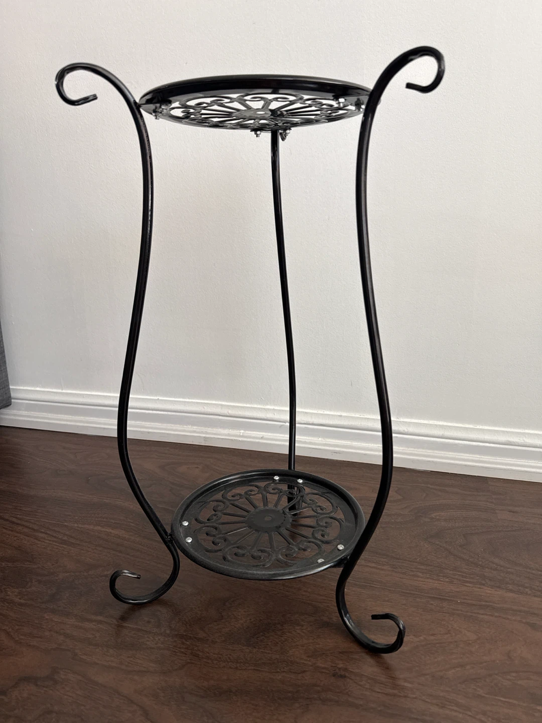 Black Metal 2-Tier Plant Stand