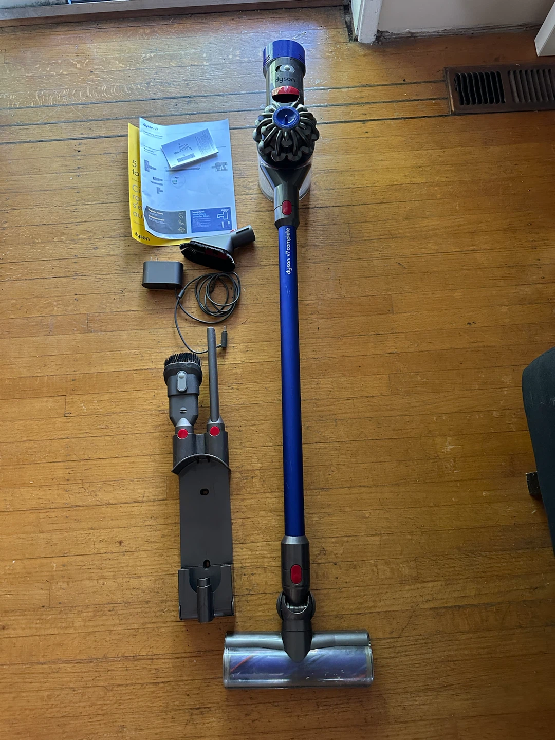 Dyson V7 Vacuum Cleaner