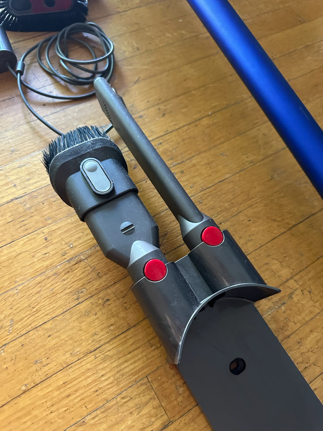 Dyson V7 Vacuum Cleaner - photo 2