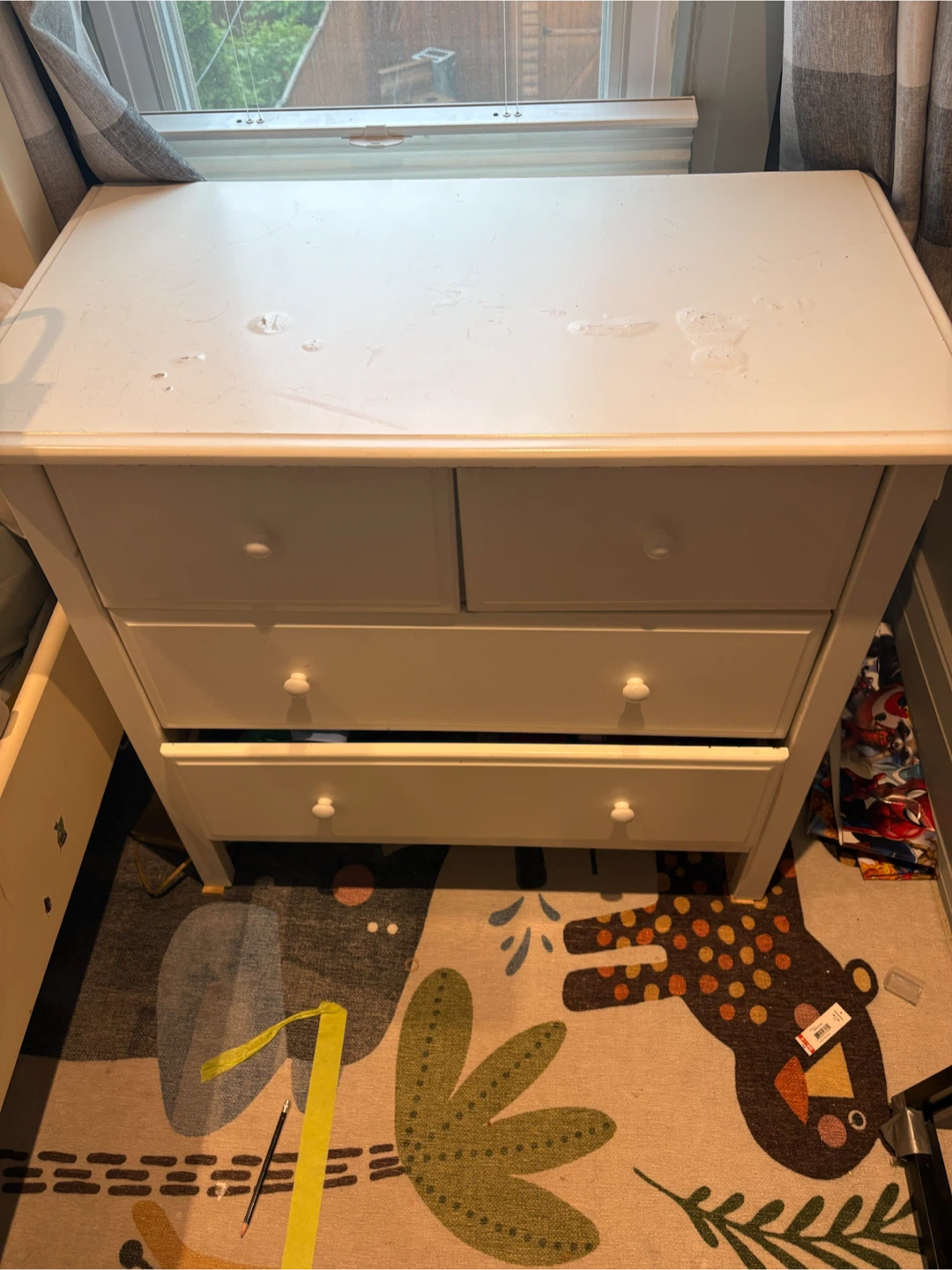 White 4-Drawer Dresser