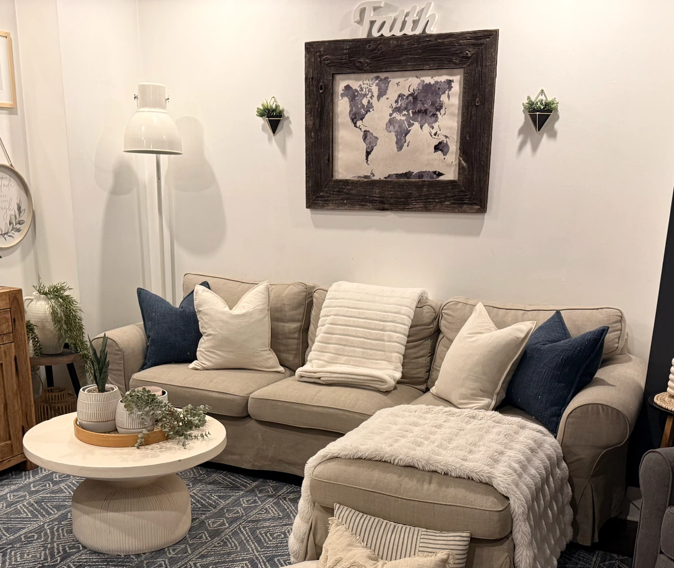 Uppland sofa with chaise