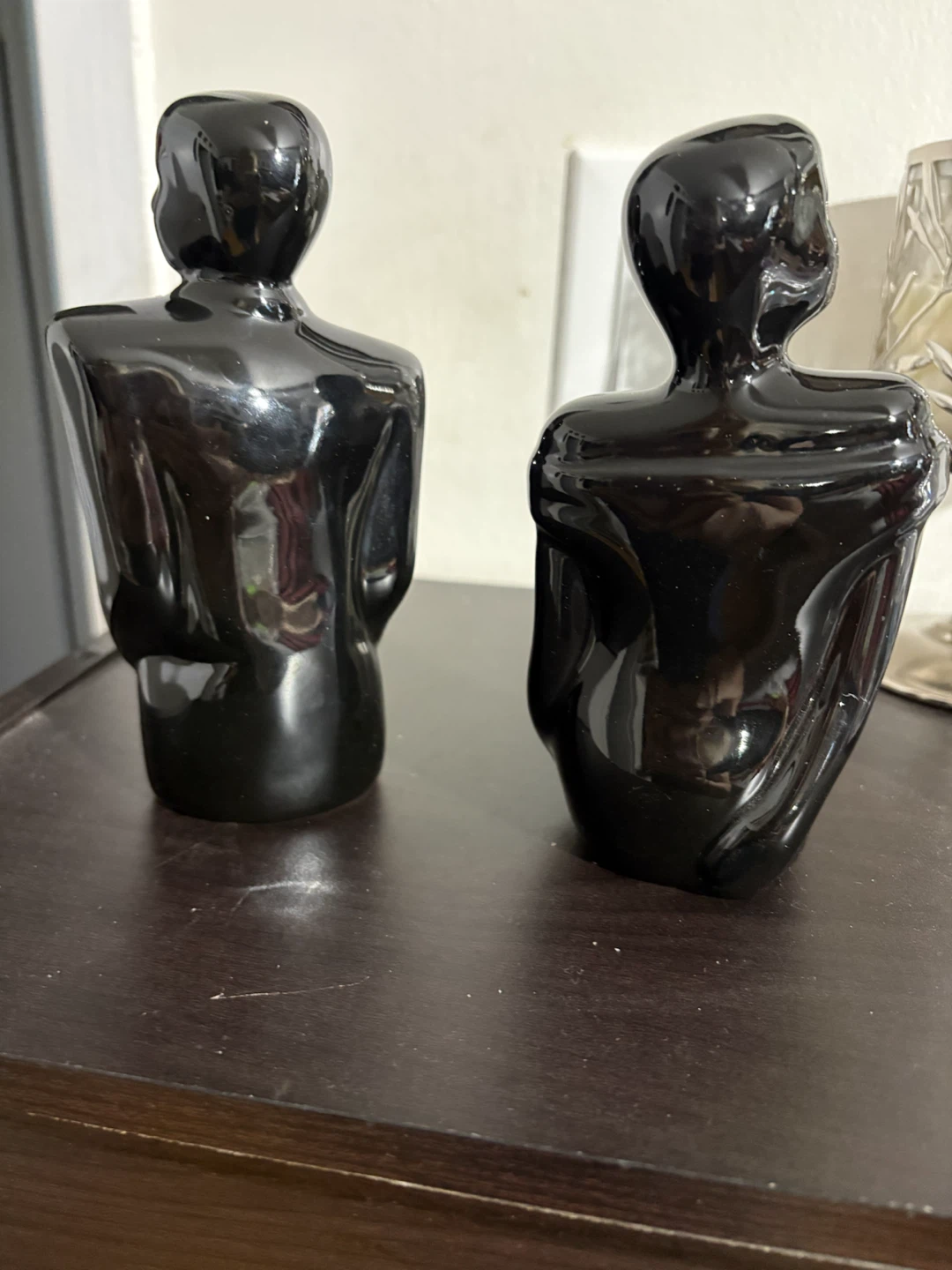 Pair of Black Ceramic Figurines - photo 2