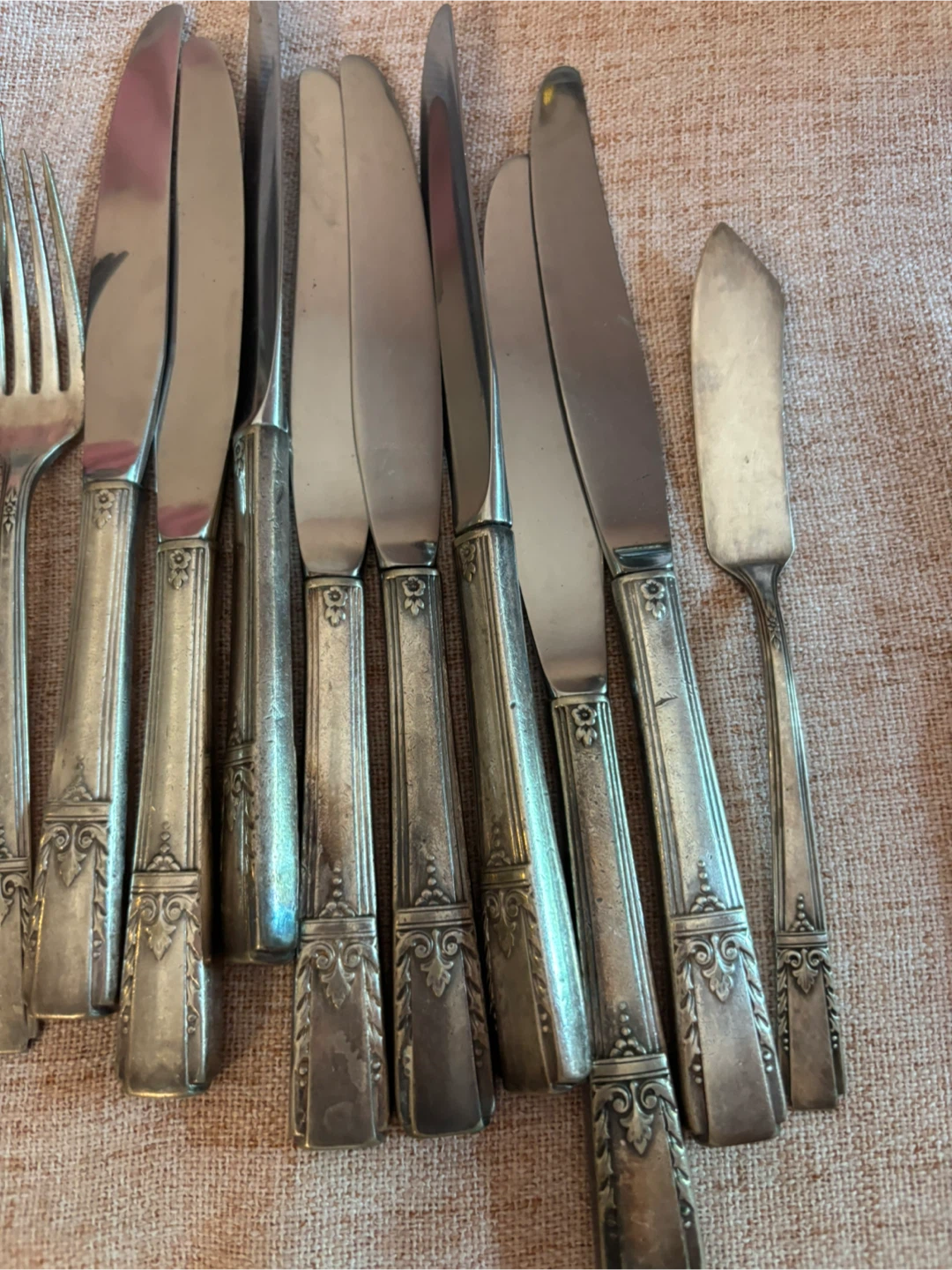Vintage Silverware Set - 24 pieces Cutlery with Ornate Handles