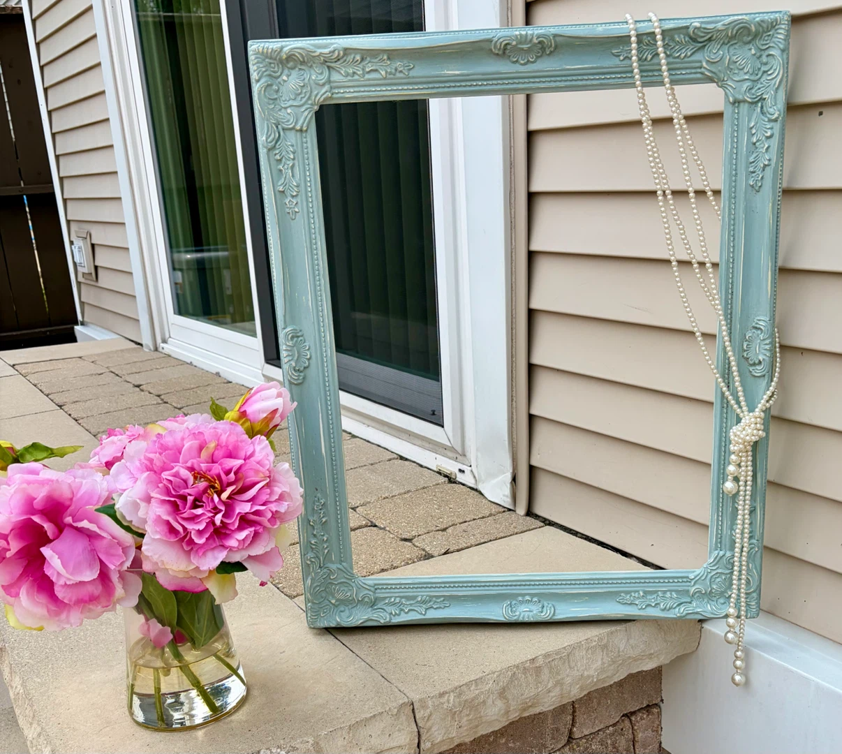 PRETTY SHABBY CHIC ORNATE FRAME