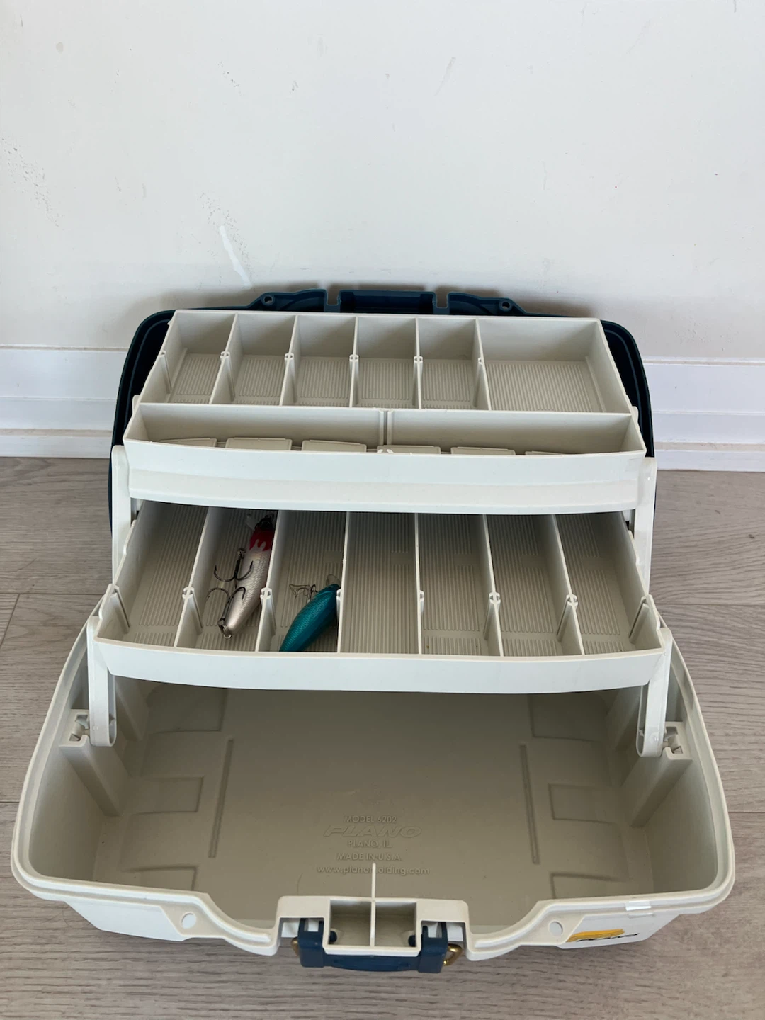 Daiwa Revros Fishing Rod with Plano Two Tray Tackle Box - photo 4