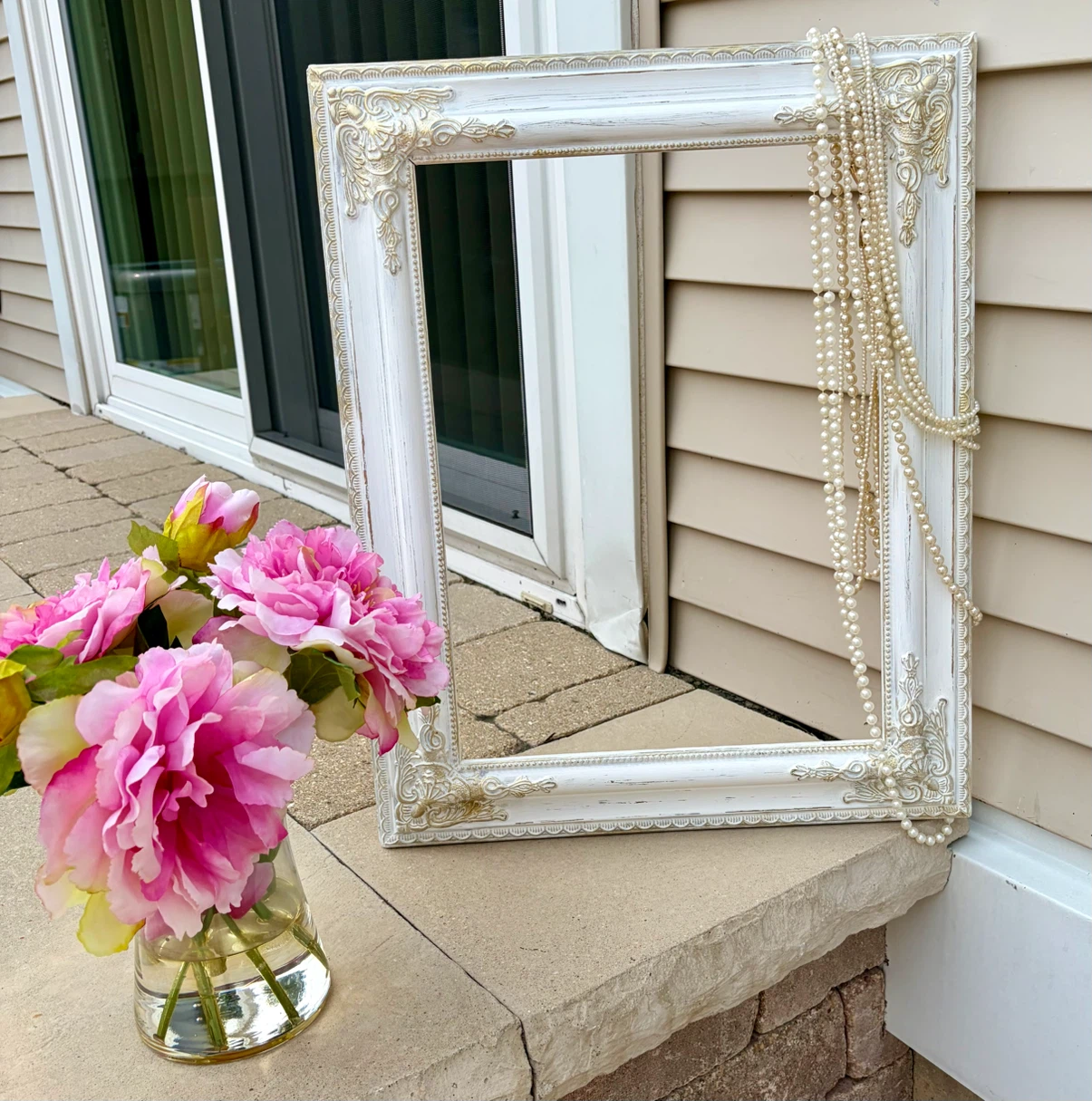 LOVELY WHITE & GOLD ORNATE FRAME
