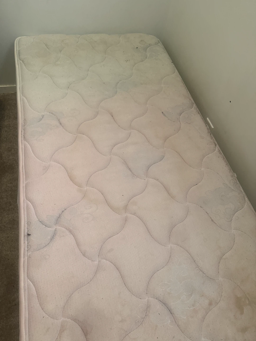 Single Mattress with box - photo 3
