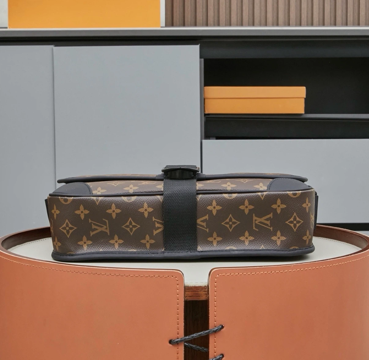 Louis Vuitton Monogram Messenger Bag - photo 4