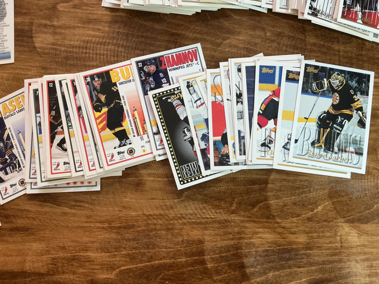 1995-96 Topps 110 Hockey Cards Set ! - photo 3