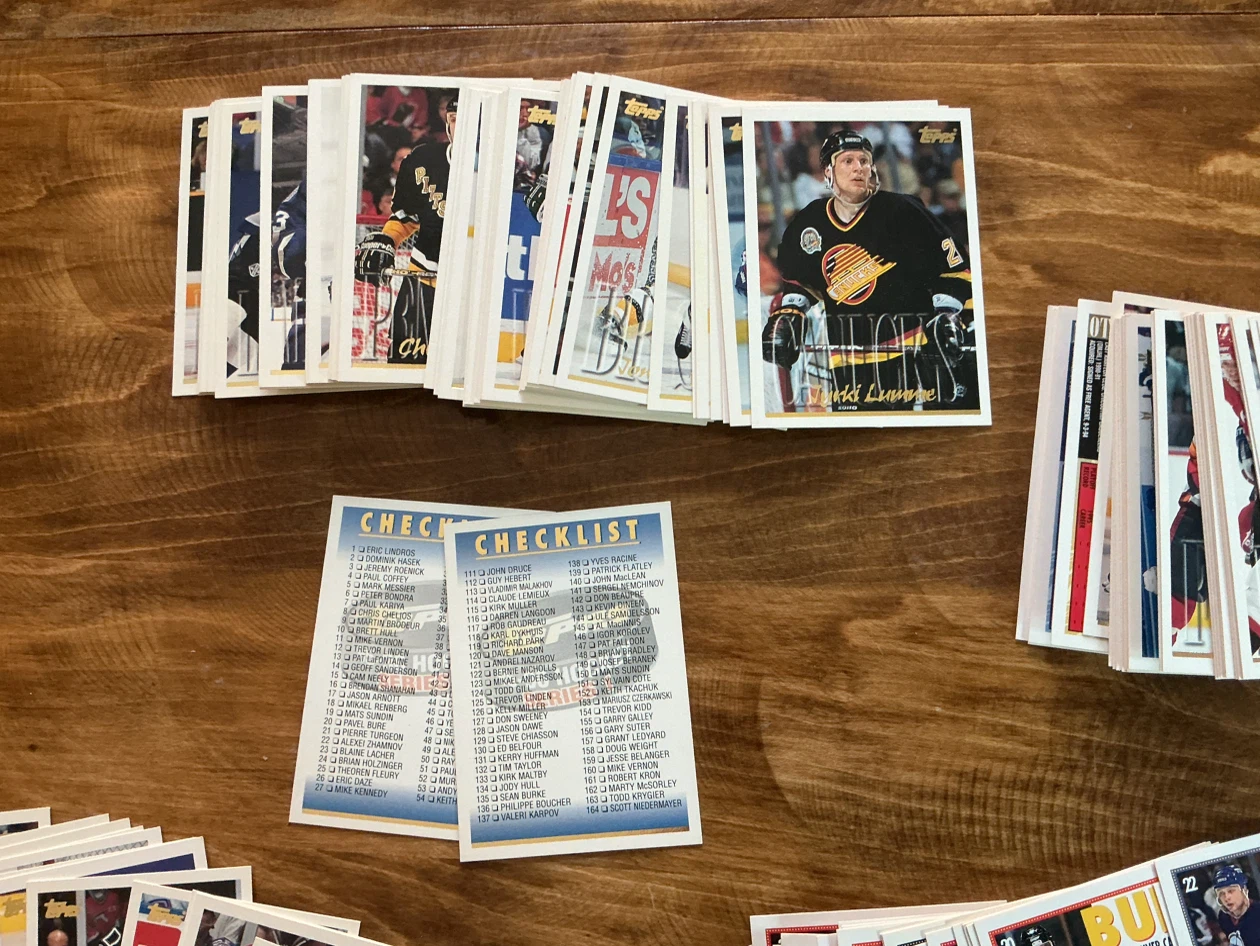 1995-96 Topps 110 Hockey Cards Set ! - photo 5