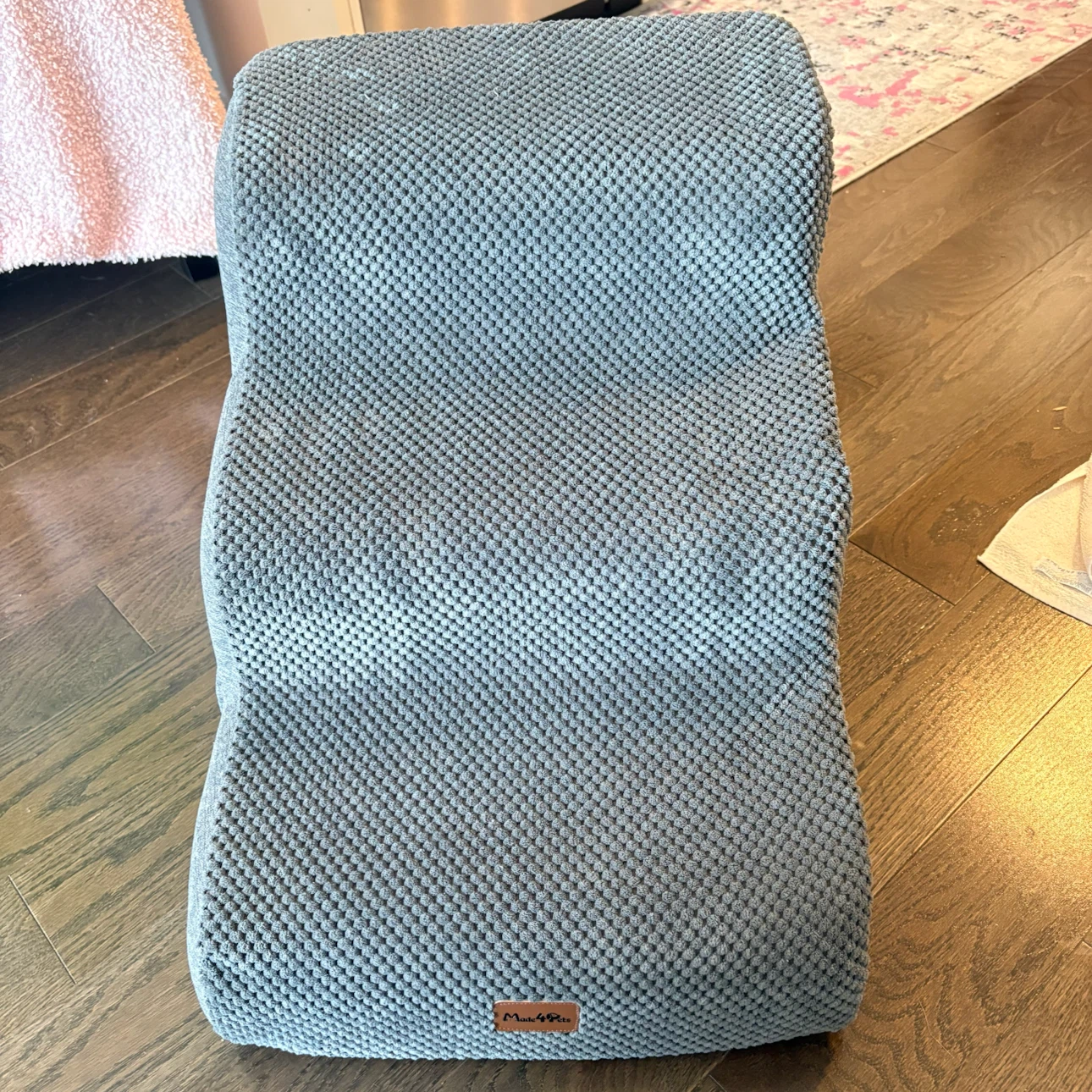 Supportive foam stairs for pets