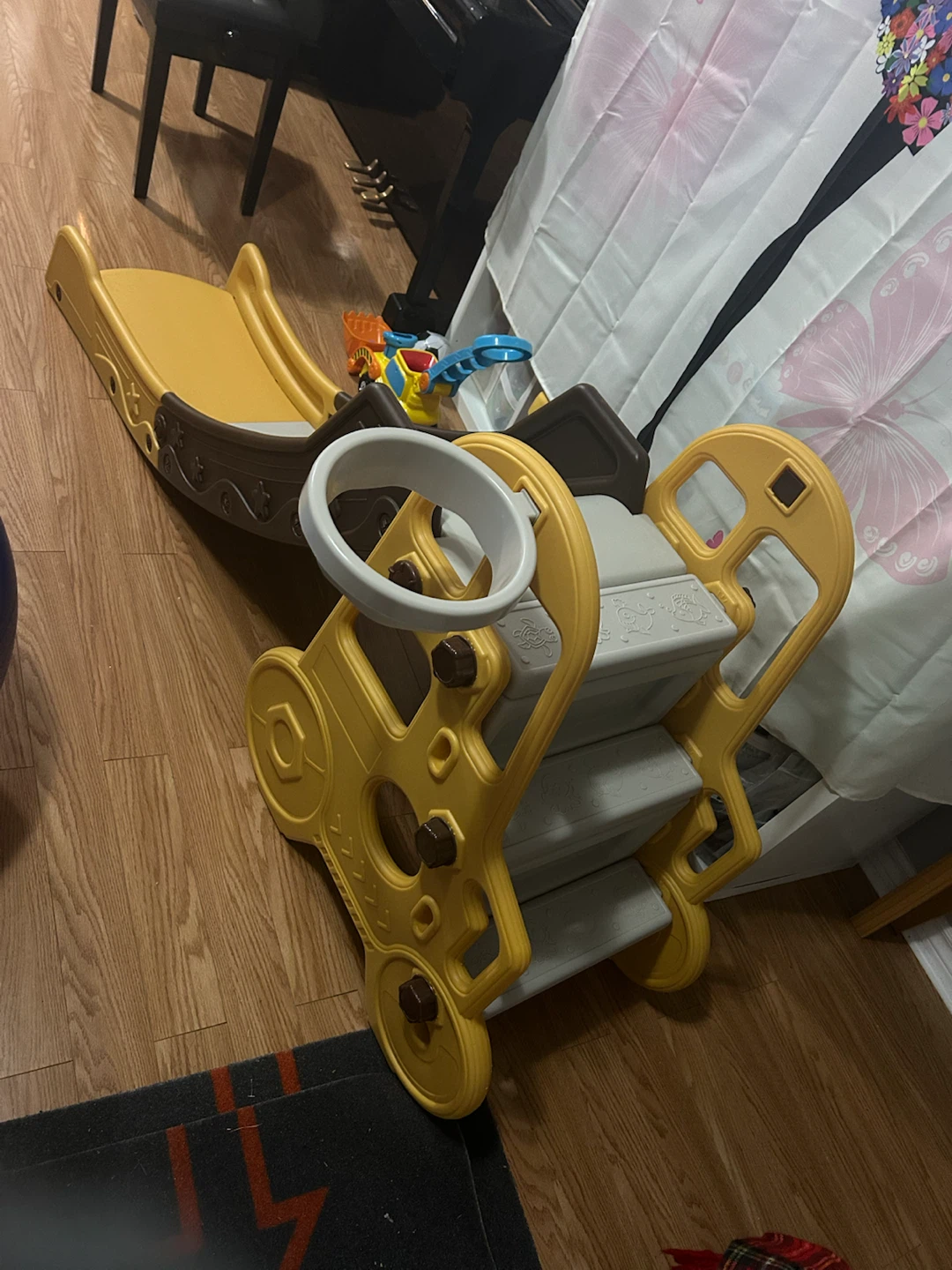 Toddler Slide with Basketball Hoop