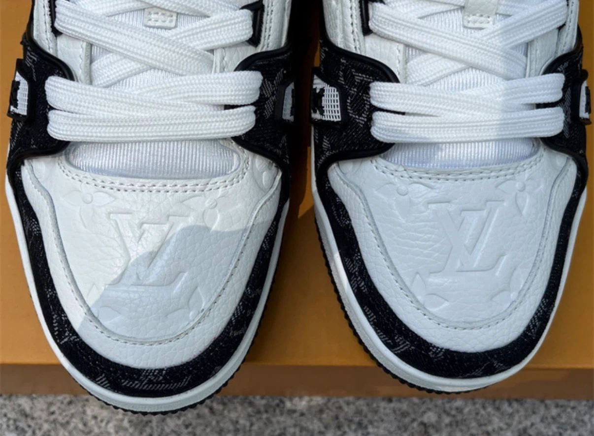 Louis Vuitton Sneakers Size 41 - photo 2