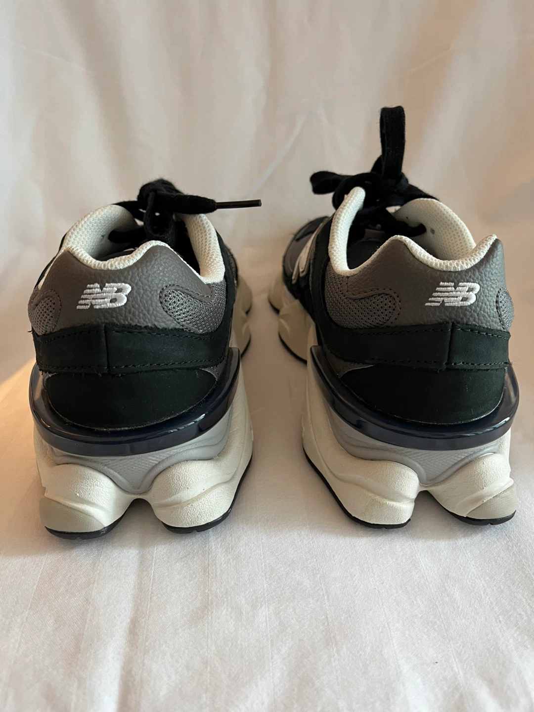 New Balance 9060 Sneakers (6M/7.5W) - photo 4