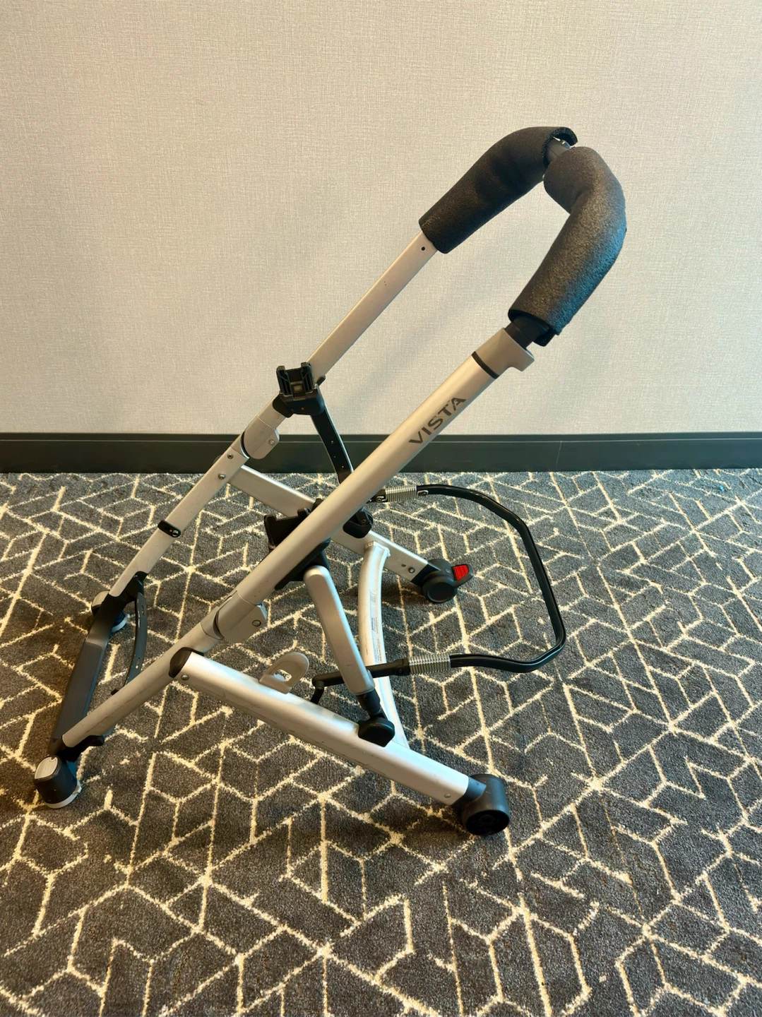 UPPAbaby VISTA V2 Stroller Frame ONLY - photo 2