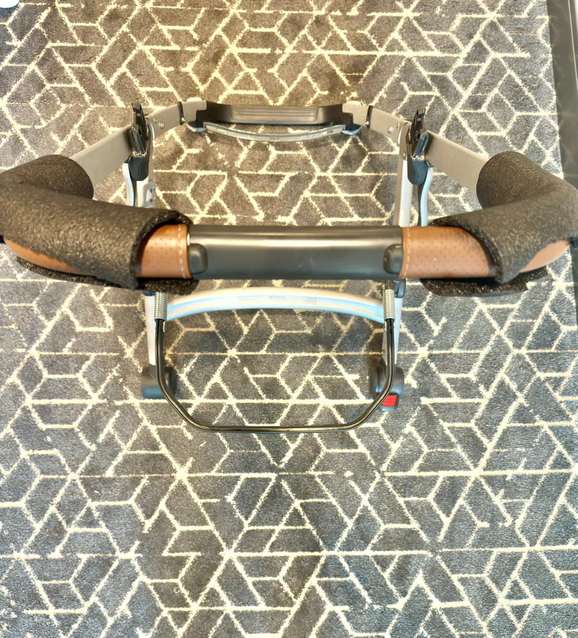 UPPAbaby VISTA V2 Stroller Frame ONLY - photo 3