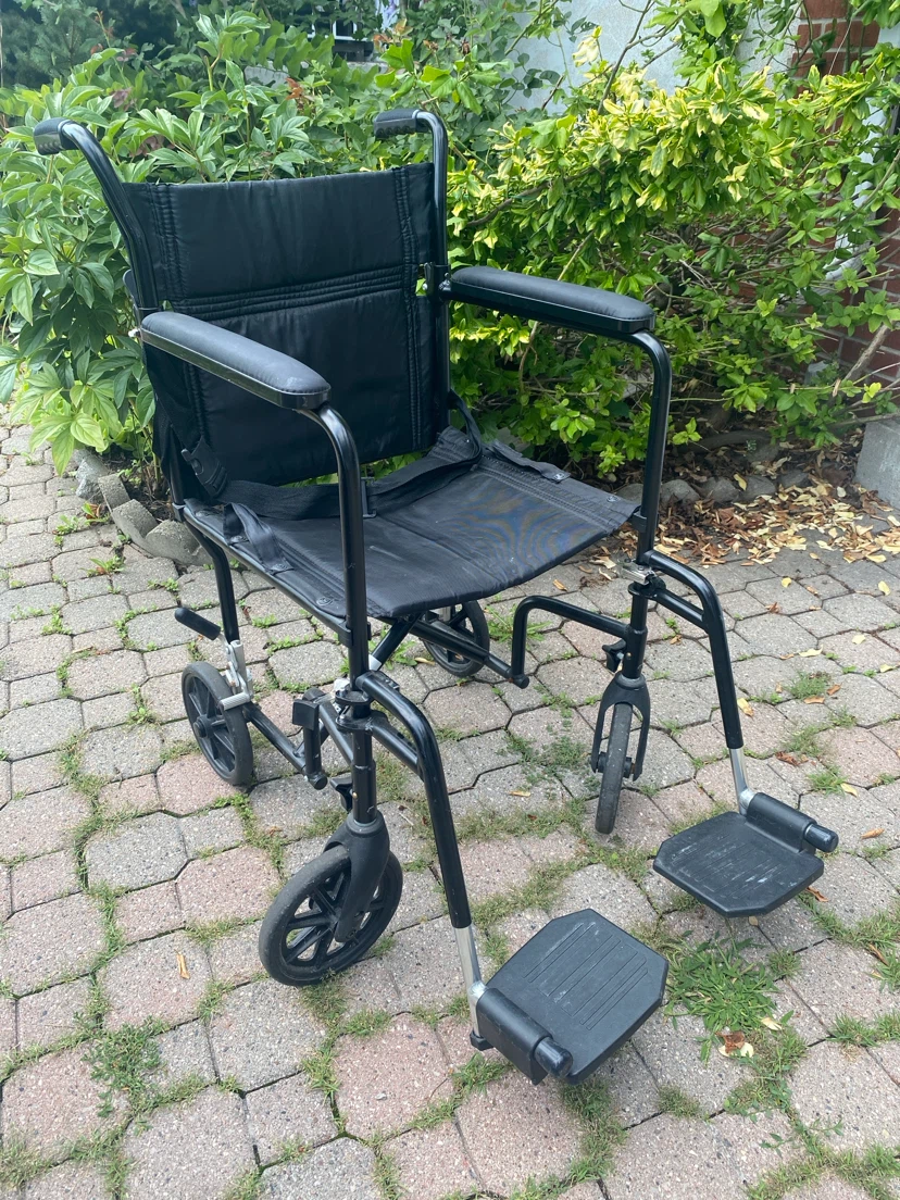 Drive Medical Lightweight Transport Wheelchair