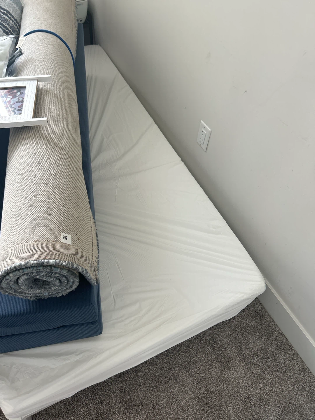 Single memory foam and bed frame