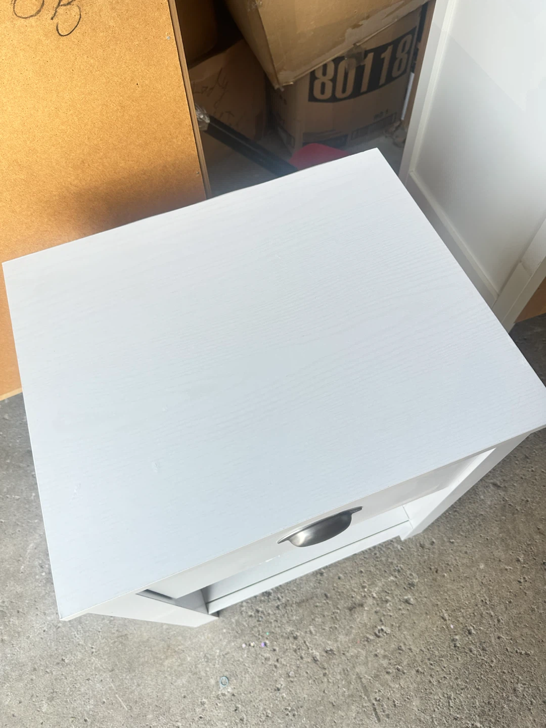 White nightstand. - photo 2