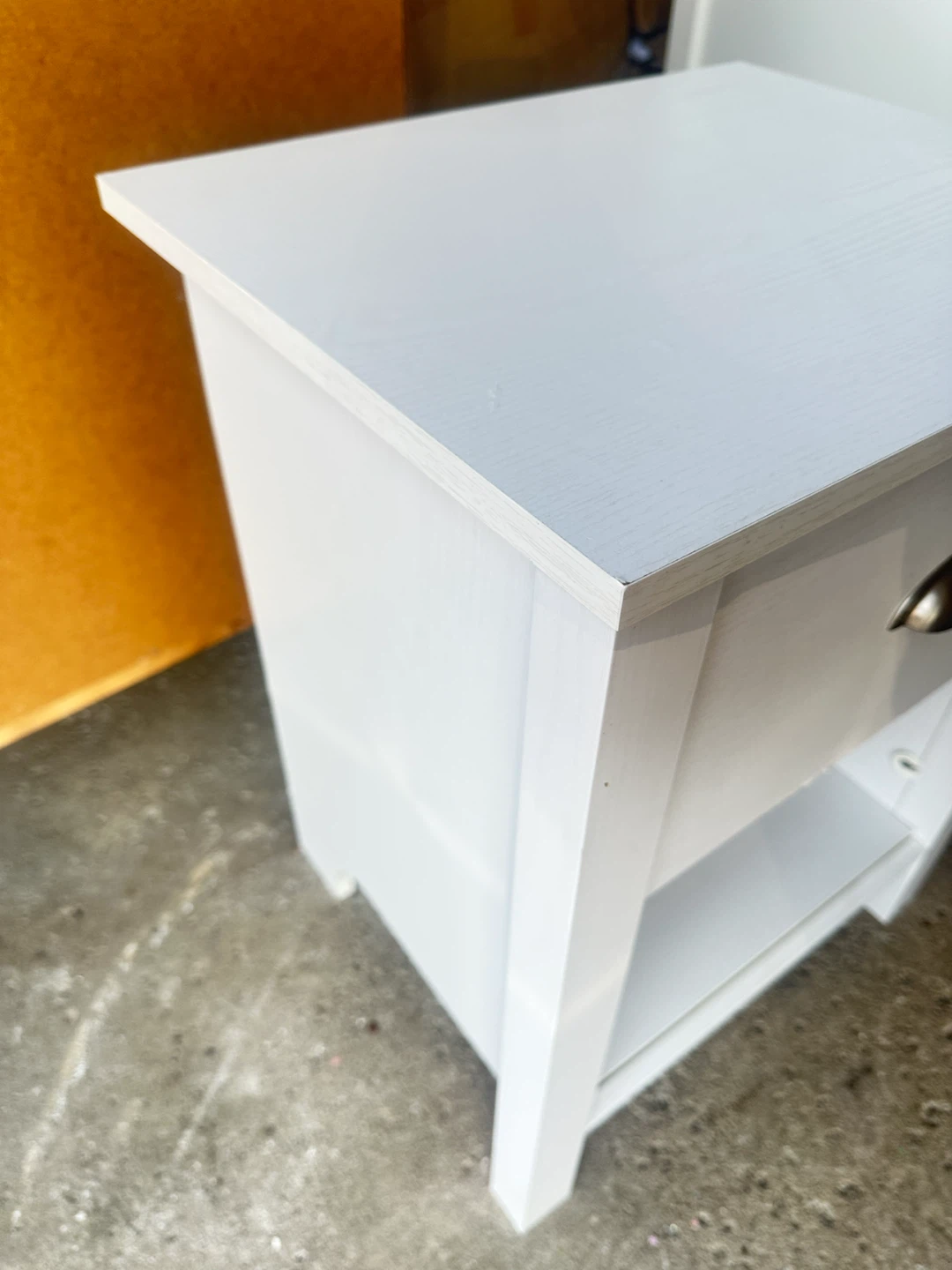 White nightstand. - photo 4
